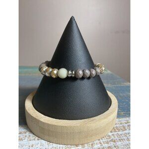Faceted Bead Bracelet With Silver Tone Accents